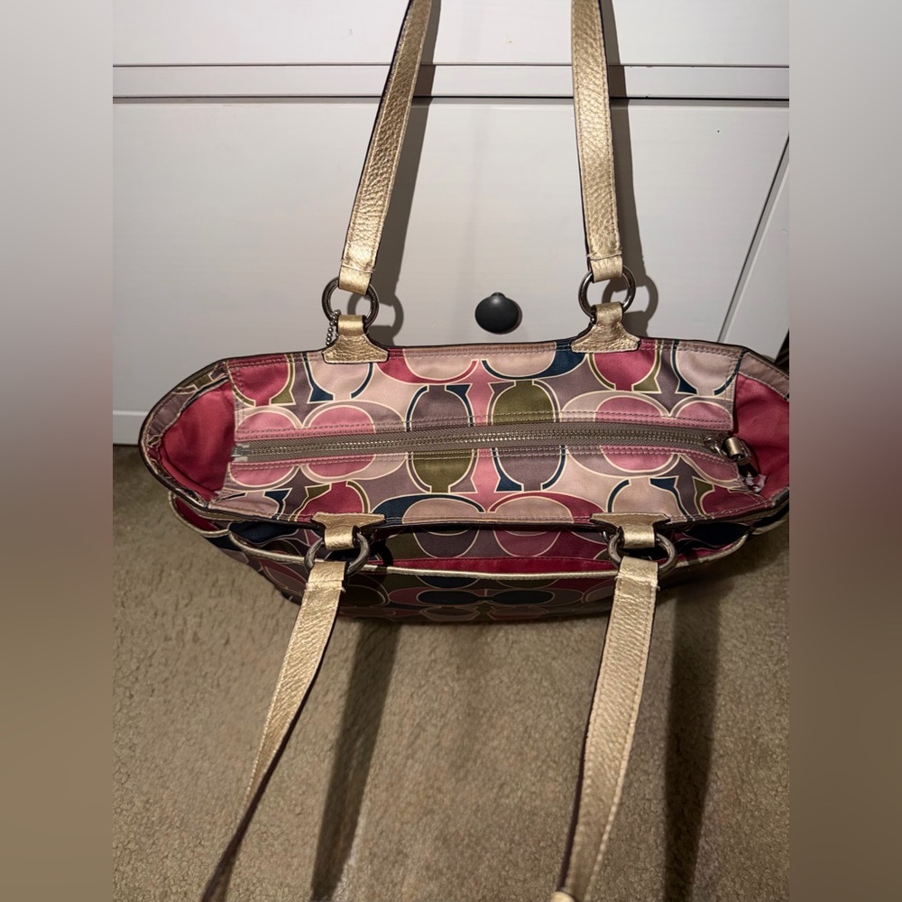 2pc Limited Ed. Coach Multicolor Medium Signature Gallery Scarf Print Satin Tote - Picture 5 of 13